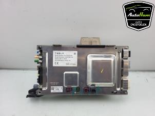 Gebruikte Boordcomputer Tesla Model 3 Long Range AWD 75 kWh Prijs € 544,50 Inclusief btw aangeboden door AutoHam