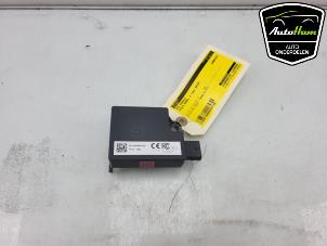 Gebruikte Module PDC Tesla Model 3 Long Range AWD 75 kWh Prijs € 18,15 Inclusief btw aangeboden door AutoHam