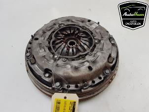 Gebruikte Dubbele massa vliegwiel Opel Corsa E 1.0 SIDI Turbo 12V Prijs € 125,00 Margeregeling aangeboden door AutoHam