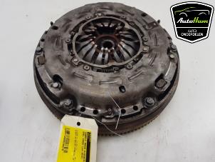 Gebruikte Dubbele massa vliegwiel Opel Corsa E 1.0 SIDI Turbo 12V Prijs € 125,00 Margeregeling aangeboden door AutoHam