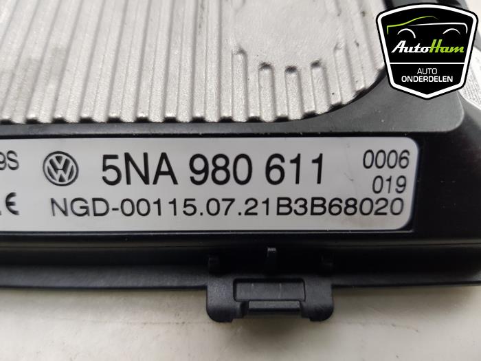 Draadloze oplader van een Skoda Octavia (NXAA) 1.0 TSI e-TEC 12V 2021