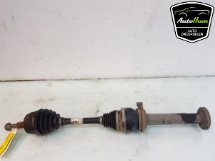 Gebruikte Aandrijfas rechts-voor Volkswagen Transporter T6 2.0 TDI DRF Prijs € 350,00 Margeregeling aangeboden door AutoHam