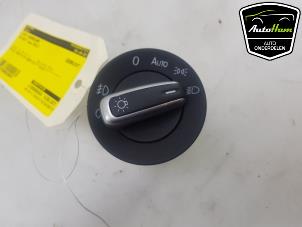 Gebruikte Licht Schakelaar Volkswagen Golf VI (5K1) 1.6 TDI 16V Prijs € 25,00 Margeregeling aangeboden door AutoHam