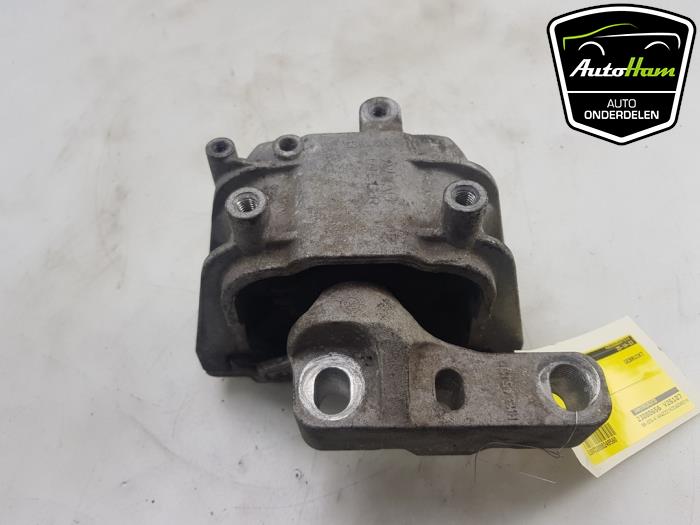 Gebruikte Motorrubber Volkswagen Golf VI (5K1) 1.6 TDI 16V Prijs € 25,00 Margeregeling aangeboden door AutoHam