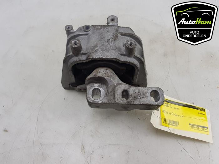 Gebruikte Motorrubber Volkswagen Caddy IV 2.0 TDI 150 Prijs € 25,00 Margeregeling aangeboden door AutoHam