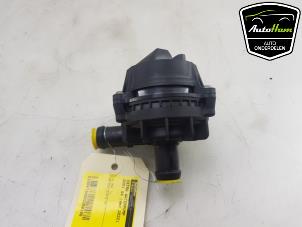 Gebruikte Extra waterpomp Audi Q4 Sportback (4FN) 40 e-tron Prijs € 50,00 Margeregeling aangeboden door AutoHam