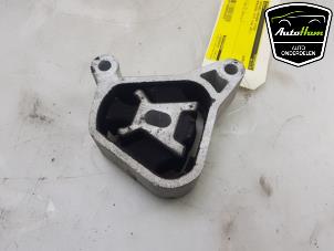 Gebruikte Versnellingsbak Steun Mercedes Vito (447.6) 1.6 109 CDI 16V Prijs € 20,00 Margeregeling aangeboden door AutoHam