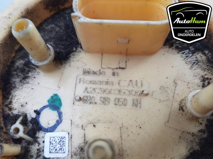 Brandstofpomp Elektrisch van een Seat Ibiza IV (6J5) 1.4 TDI 12V 2015