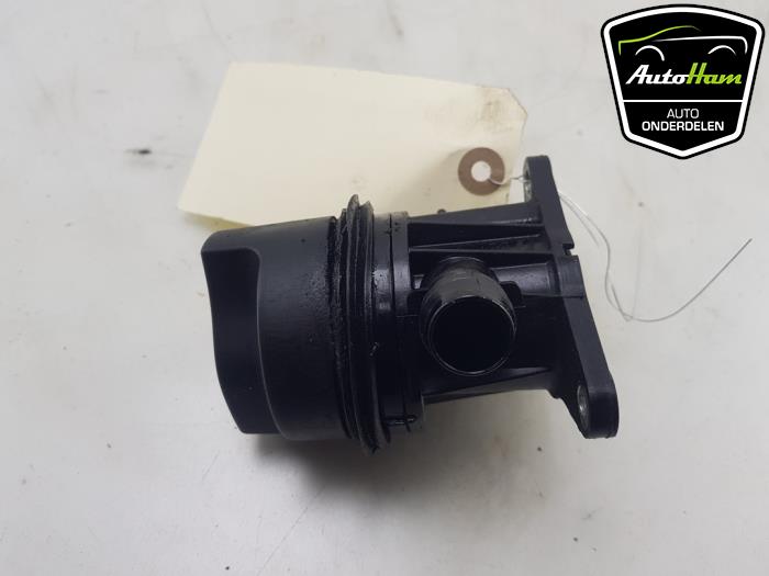 Oliedop van een Mercedes-Benz GLA (156.9) 1.6 180 16V 2018