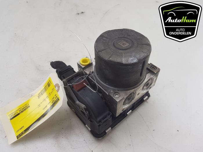 Gebruikte ABS Pomp Volkswagen Golf VII (AUA) 2.0 R 4Motion 16V Prijs € 50,00 Margeregeling aangeboden door AutoHam