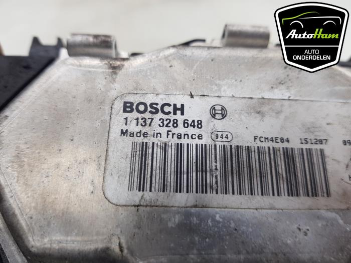 Koelvin module van een Mercedes-Benz GLA (156.9) 1.6 180 16V 2016