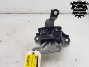 Gebruikte Motorrubber Toyota Yaris Cross (PB1/PJ1) 1.5 12V Prijs € 40,00 Margeregeling aangeboden door AutoHam