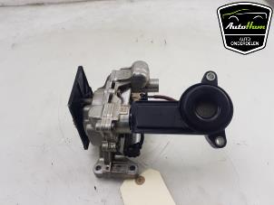 Gebruikte Oliepomp Volvo XC90 II 2.0 T8 16V Twin Engine AWD Prijs € 100,00 Margeregeling aangeboden door AutoHam