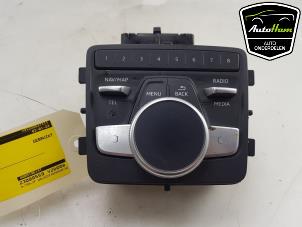 Gebruikte Radiobedienings paneel Audi A4 Avant (B9) 2.0 TDI 16V Prijs € 175,00 Margeregeling aangeboden door AutoHam