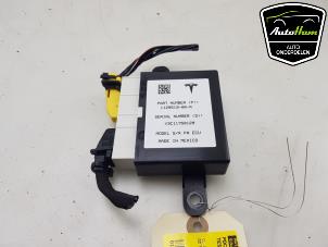 Gebruikte PDC Module Tesla Model X 100X Prijs € 75,00 Inclusief btw aangeboden door AutoHam