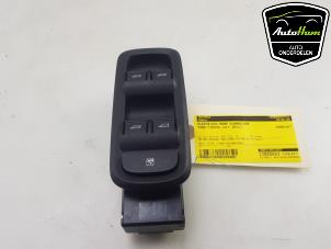 Gebruikte Raam schakelaar elektrisch Ford Fiesta 6 (JA8) 1.6 16V Sport Prijs € 35,00 Margeregeling aangeboden door AutoHam
