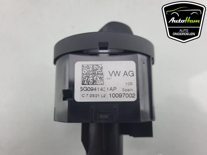 Schakelaar Licht van een Volkswagen Polo VI (AW1) 1.0 TSI 12V 2021