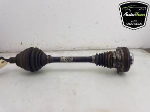 Gebruikte Aandrijfas links-voor Volkswagen Golf V (1K1) 1.4 GT 16V Prijs € 30,00 Margeregeling aangeboden door AutoHam