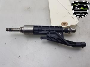 Gebruikte Injector (benzine injectie) Mini Mini (F55) 1.5 12V Cooper Prijs € 35,00 Margeregeling aangeboden door AutoHam