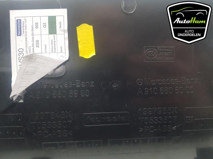 Dashboardkastje van een Mercedes-Benz Sprinter 3,5t (906.63) 314 CDI 16V 2020