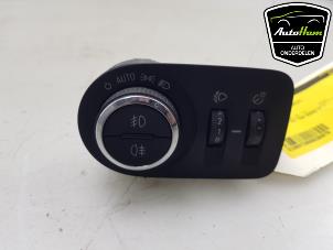 Gebruikte Licht Schakelaar Opel Zafira Tourer (P12) 1.6 CDTI 16V ecoFLEX 136 Prijs € 20,00 Margeregeling aangeboden door AutoHam