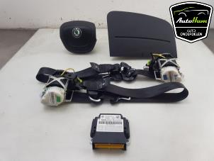 Gebruikte Airbag Set + Module Skoda Fabia II (5J) 1.2 TDI 12V Greenline Prijs € 350,00 Margeregeling aangeboden door AutoHam