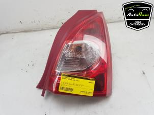 Gebruikte Achterlicht rechts Renault Twingo II (CN) 1.2 16V Prijs € 50,00 Margeregeling aangeboden door AutoHam