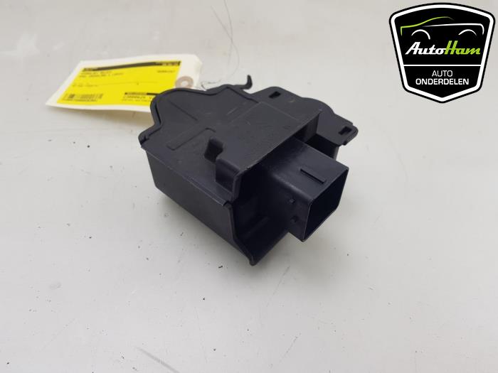 Gebruikte Start/Stop computer Opel Crossland (X) 1.6 CDTi 100 Prijs € 25,00 Margeregeling aangeboden door AutoHam