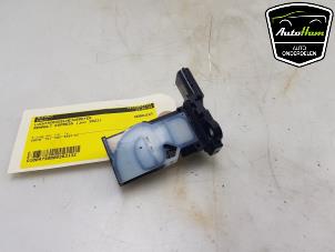 Gebruikte Luchthoeveelheidsmeter Renault Express 1.5 dCi 95 Prijs € 50,00 Margeregeling aangeboden door AutoHam