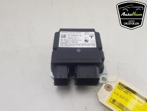 Gebruikte Airbag Module Tesla Model 3 Long Range AWD 75 kWh Prijs € 54,45 Inclusief btw aangeboden door AutoHam