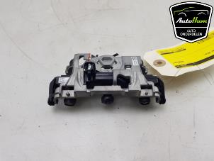 Gebruikte Camera voorzijde Tesla Model 3 Long Range AWD 75 kWh Prijs € 75,00 Inclusief btw aangeboden door AutoHam