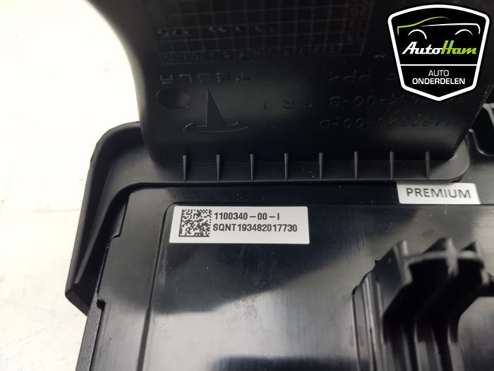 Computer Body Control van een Tesla Model 3 Long Range AWD 75 kWh 2020