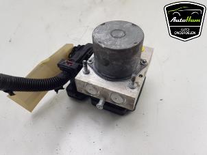 Gebruikte ABS Pomp Tesla Model 3 Long Range AWD 75 kWh Prijs € 90,75 Inclusief btw aangeboden door AutoHam