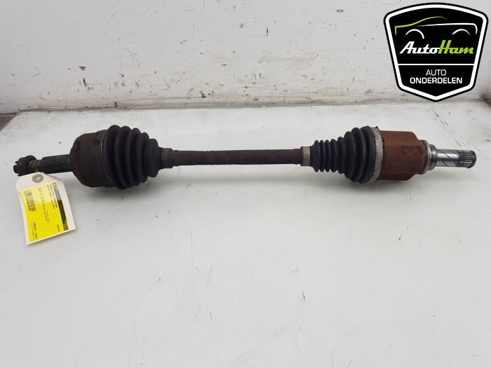 Gebruikte Aandrijfas links-voor Dacia Lodgy (JS/SD0J) 1.2 TCE 16V Prijs € 60,00 Margeregeling aangeboden door AutoHam