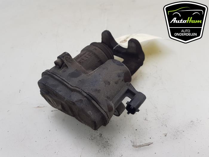 Remklauw (Tang) links-achter van een Opel Insignia Sports Tourer 1.5 Turbo 16V 165 2020