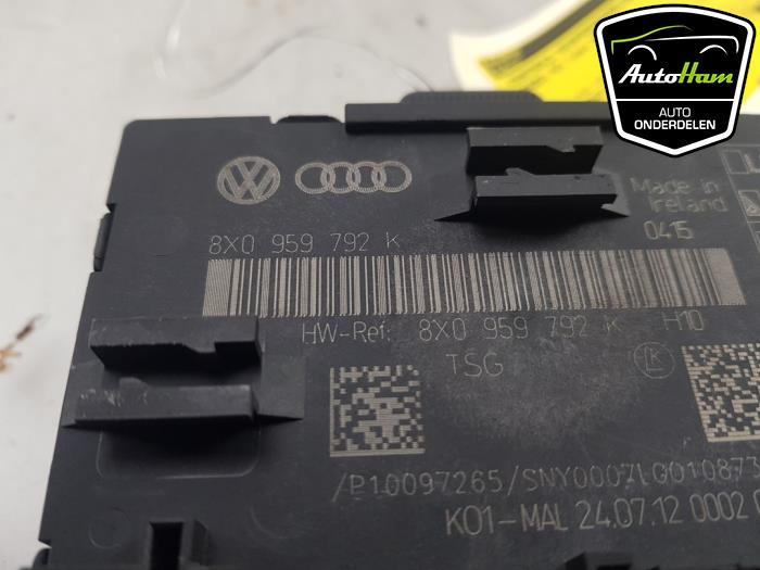 Centrale Deurvergrendelings Module van een Audi A1 Sportback (8XA/8XF) 1.2 TFSI 2012