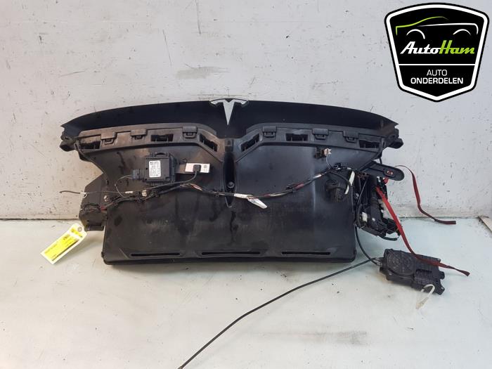 Frontpaneel van een Tesla Model X 100X 2018