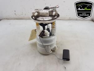 Gebruikte Tank element Pomp Renault Clio IV (5R) 0.9 Energy TCE 90 12V Prijs € 30,00 Margeregeling aangeboden door AutoHam