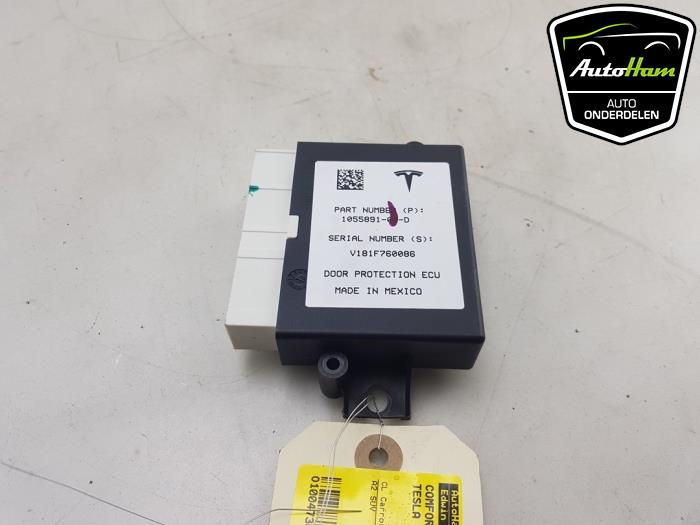 Gebruikte Sam module Tesla Model X 100X Prijs € 25,00 Margeregeling aangeboden door AutoHam