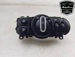 Gebruikte Schakelaar Licht Mini Mini (F55) 1.5 12V Cooper D Prijs € 50,00 Margeregeling aangeboden door AutoHam