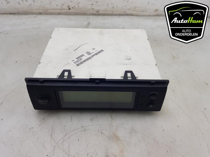 Gebruikte Display Interieur Nissan Micra (K12) 1.2 16V Prijs € 15,00 Margeregeling aangeboden door AutoHam