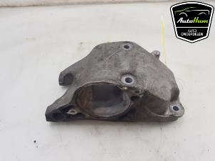 Gebruikte Steun (diversen) Mercedes CLA (117.3) 1.6 CLA-180 16V Prijs € 35,00 Margeregeling aangeboden door AutoHam