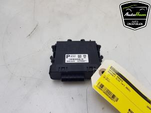 Gebruikte Gateway module Renault Clio V (RJAB) 1.6 E-Tech 145 16V Prijs € 50,00 Margeregeling aangeboden door AutoHam