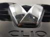 Grille van een Renault Clio IV Estate/Grandtour (7R) 0.9 Energy TCE 12V 2013