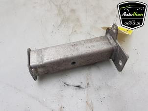 Gebruikte Frontdeel steun Peugeot 2008 (UD/UK/UR/US/UX) 1.2 VTi 12V PureTech 100 Prijs € 25,00 Margeregeling aangeboden door AutoHam