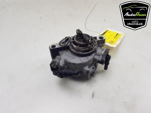 Gebruikte Vacuumpomp Rembekrachtiging Opel Crossland (X) 1.6 CDTi 100 Prijs € 25,00 Margeregeling aangeboden door AutoHam