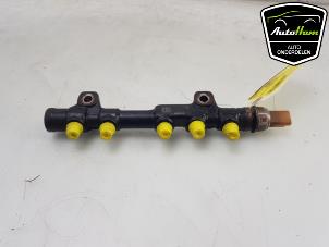Gebruikte Injector brug Opel Crossland (X) 1.6 CDTi 100 Prijs € 25,00 Margeregeling aangeboden door AutoHam