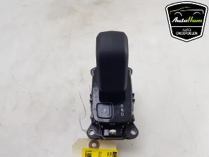 Gebruikte Selectiehendel automaat Volvo XC40 (XZ) 1.5 T4 Plug-in Hybrid 12V Prijs € 95,00 Margeregeling aangeboden door AutoHam