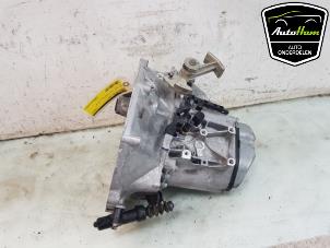Gebruikte Versnellingsbak Peugeot 208 II (UB/UH/UP) 1.2 Vti 12V PureTech 75 Prijs € 750,00 Margeregeling aangeboden door AutoHam