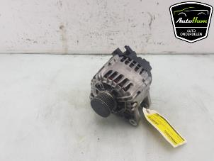 Gebruikte Dynamo Peugeot 208 II (UB/UH/UP) 1.2 Vti 12V PureTech 75 Prijs € 75,00 Margeregeling aangeboden door AutoHam